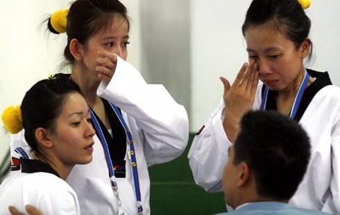 Nhung lan Viet Nam bi 'cuop' huy chuong o SEA Games hinh anh