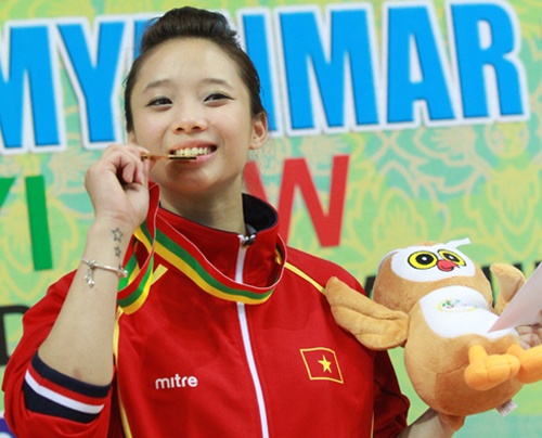 Dong doi co vu giup Thuy Vi danh bai doi thu Myanmar hinh anh