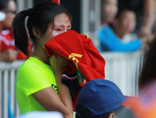 Nu VDV Viet khoc het nuoc mat vi chan thuong hinh anh