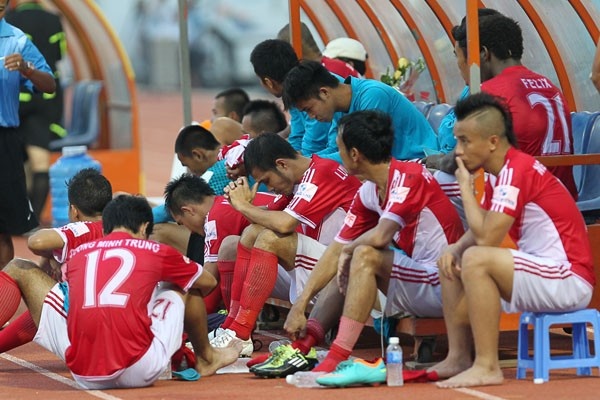 Cau thu Viet: 'Thuong it, Tet nay phai xin tien me' hinh anh