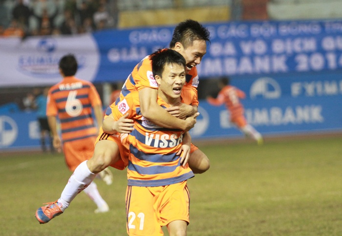 Nhung su co hy huu o vong 5 V.League hinh anh