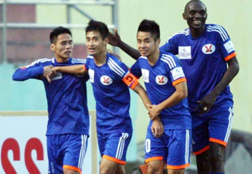 Than Quang Ninh va Thanh Hoa dan dau V.League hinh anh