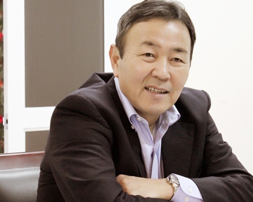 Chuyen gia Nhat linh luong hon 200 trieu o V.League hinh anh