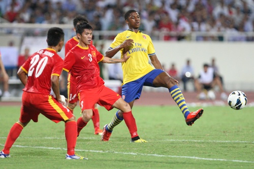 Doi dan dau V.League chi co 1 cau thu duoc goi vao doi tuyen hinh anh