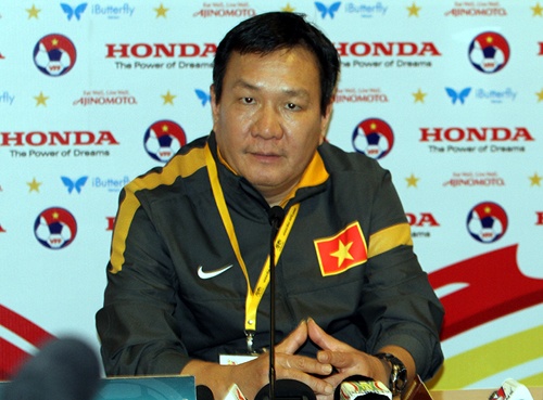 HLV Hoang Van Phuc: 'Cam on cac CDV da khong bo roi DTVN' hinh anh