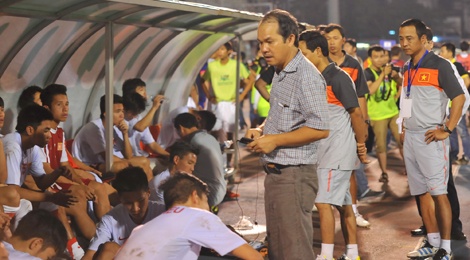 Bau Duc chuan bi chu dao cho lua U19 vao dai hoc hinh anh