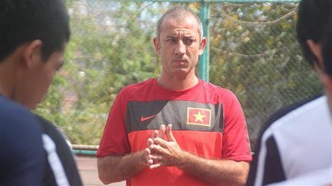 Thuyen truong U19 Viet Nam trach hoc tro phung phi co hoi hinh anh