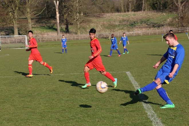 U19 Viet Nam dung do doi tre cua CLB tung gianh FA Cup hinh anh