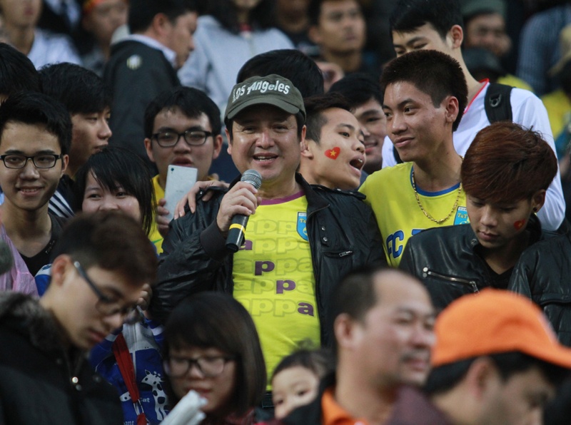 'Tao giao thong' Chi Trung doi mua co vu Ha Noi T&T hinh anh