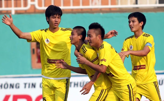 SLNA va HN T&T gianh ve vao ban ket giai U19 QG hinh anh