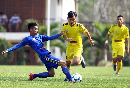 Cua va ban ket rong mo voi Ha Noi T&T va SLNA hinh anh