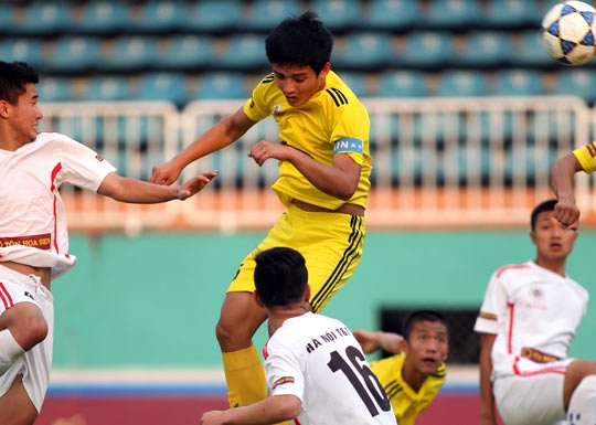 SLNA va Ha Noi T&T chia diem kich tinh hinh anh