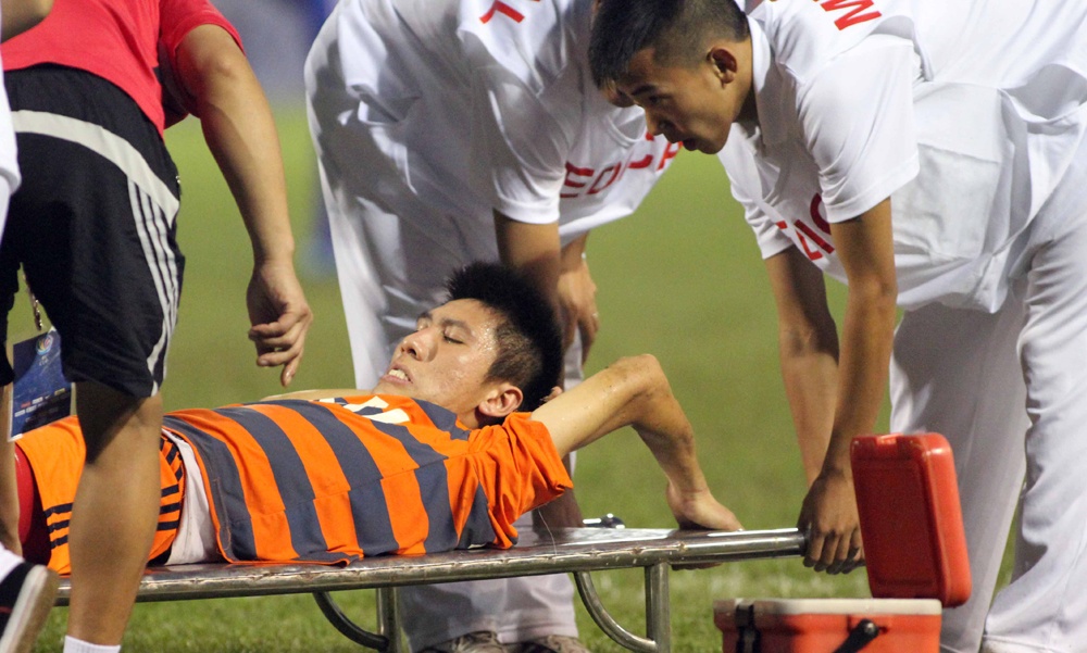 Điều đáng tiếc duy nhất với đội bóng cố đô là trong trận gặp South China hậu vệ Chu Ngọc Anh dính chấn thương.