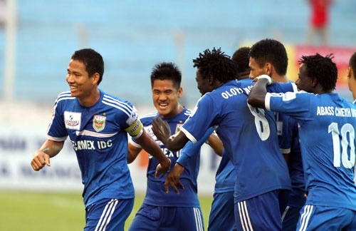 B.Bình Dương toàn thắng trong tháng 3.