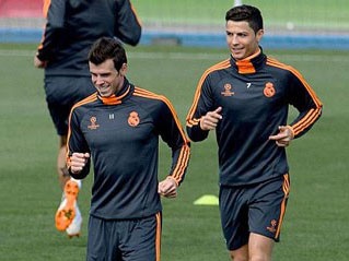 HLV Le Thuy Hai: Ronaldo va Bale kho toa sang truoc Bayern hinh anh