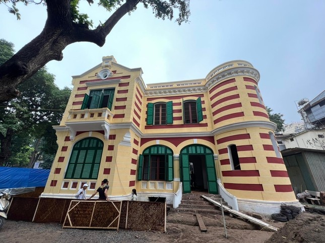 Quet thu voi de tim mau chuan goc cua biet thu co tren dat vang Ha Noi hinh anh