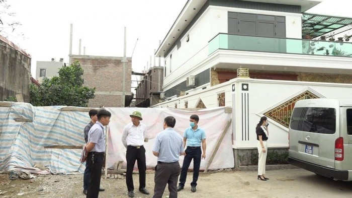 Hai Phong: Yeu cau pha do 9 can nha khong phep cua vo chu tich phuong hinh anh