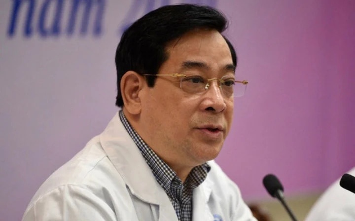 cam thuoc la dien tu anh 2