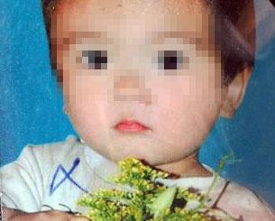 Xuat than phuc tap cua dua tre trong bao tai o bai rac hinh anh