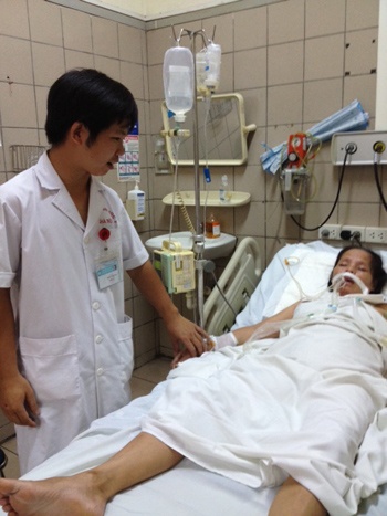 Xin ve cho chet vi khong co tien chua ran can hinh anh