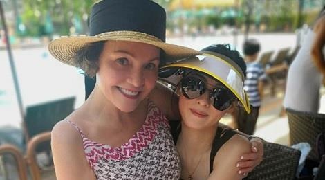 'Me don than' Truong Ba Chi hanh phuc trong Ngay cua Me hinh anh