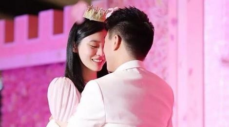 'Nguoi dep noi y' noi ve man cau hon khoa truong tu ban trai thieu gia hinh anh