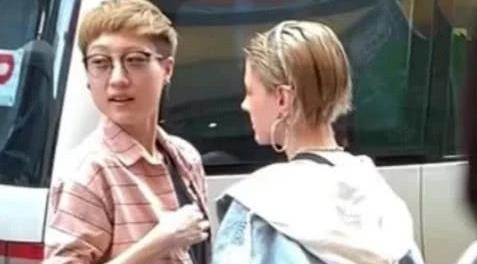 Con gai Thanh Long va ban doi dong tinh muon co con hinh anh