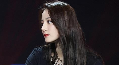 Dich Le Nhiet Ba khoe sac goi cam, nhay mua o tiec don tuoi 27 hinh anh