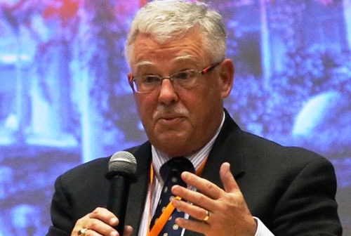 'Mua sam quan su la de phong ve chinh dang' hinh anh