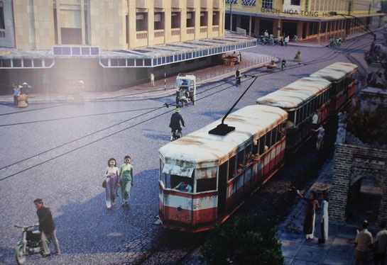 Tau dien leng keng o Ha Noi xua hinh anh