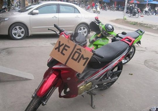 Truy duoi cuop, lai xe om bi sat hai hinh anh