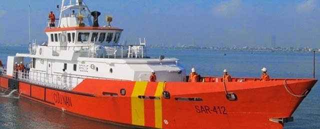 Bat 5 thuyen vien dung dao uy hiep thuyen truong tren bien hinh anh