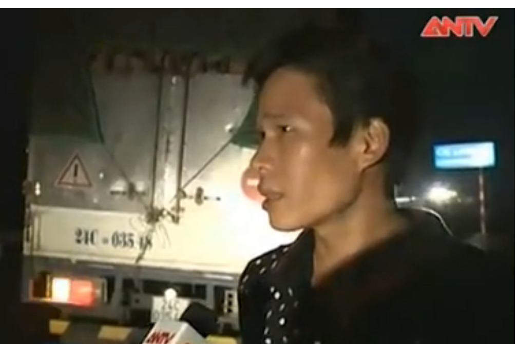 Co moi bat chet tren cao toc Noi Bai - Lao Cai hinh anh