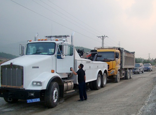 Dung xe dac chung 13 ty chuyen 'bat' xe qua tai hinh anh