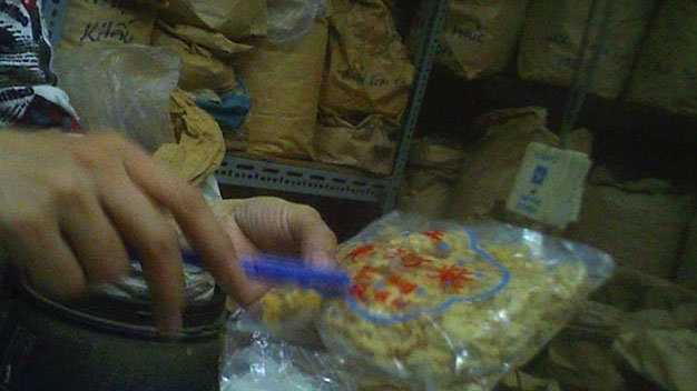 Vo tu mua ban nhau thai hinh anh