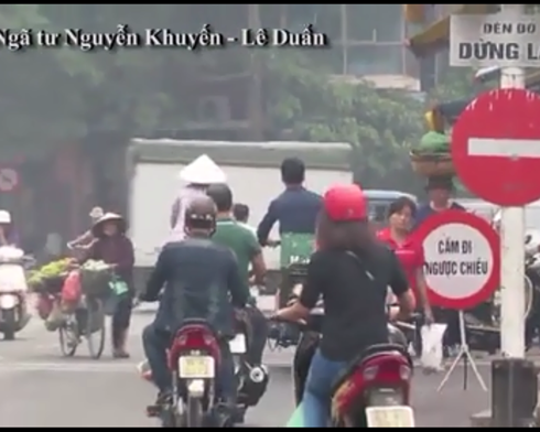 Canh vo tu di nguoc chieu o thu do hinh anh