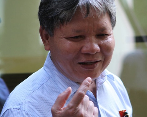 ​'Bo toi co bon thu truong ma bo tri di hop khong du' hinh anh