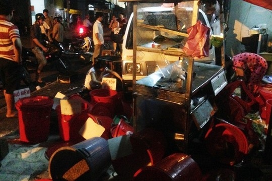 Xe tai mat lai, ui bay sap rau, quan com hinh anh