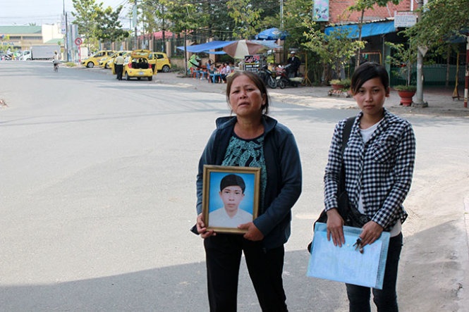 Xin khai quat tu thi con trai de kham nghiem lai hinh anh