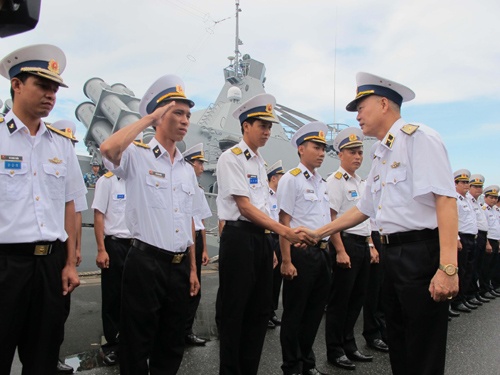 Tau ho ve ten lua Viet Nam tham ba nuoc Dong Nam A hinh anh