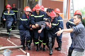 Lang Son: Chay quan karaoke, 4 nguoi tu vong hinh anh