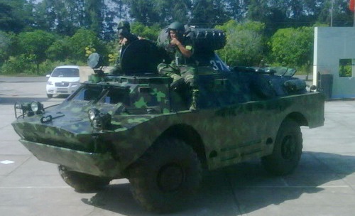 Che xe boc thep cho Campuchia, 2 nong dan nhan huan chuong hinh anh