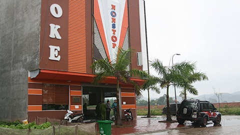 Vu chay quan hat khien 4 nguoi chet la do chap dien hinh anh