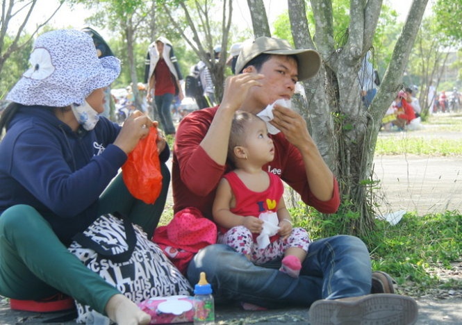 Kho nhu…di du lich Dai Nam ngay ket xe hinh anh