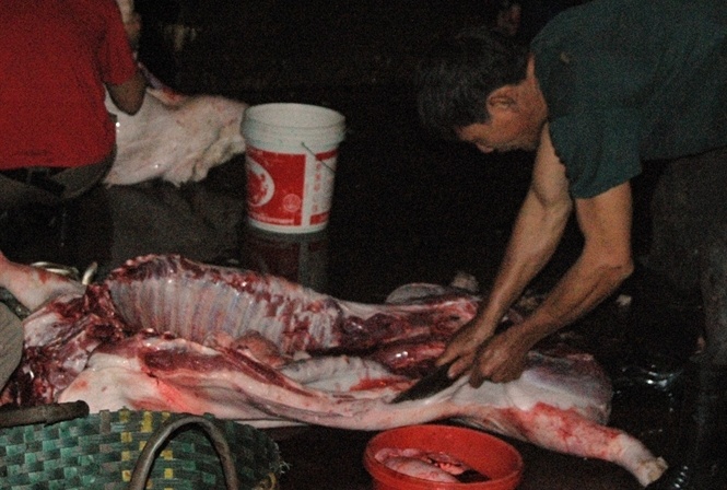 Duong di cua thit lon om chet hinh anh