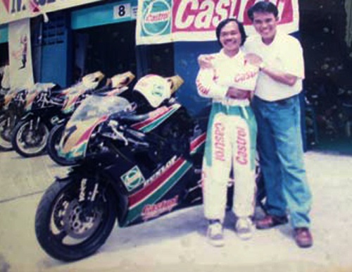 Huyen thoai 'duong dua mau': Rua tay gac kiem hinh anh