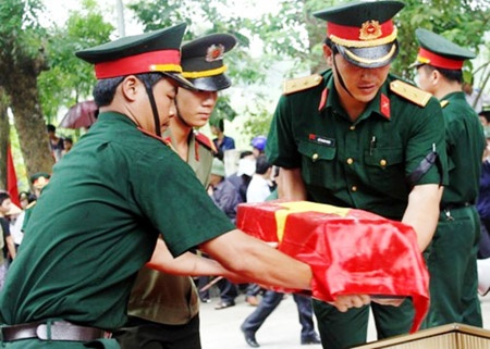 Tim thay 5 bo hai cot liet si o Vi Xuyen hinh anh