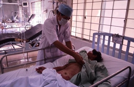 Ba lao song sot ky dieu ke ve 'hanh trinh' 5 ngay troi song hinh anh