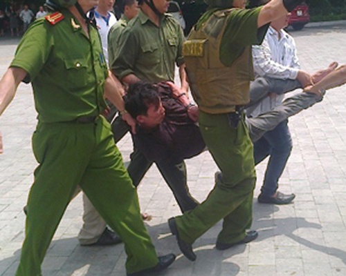 Nao loan khi toa hoan xu vu chat pha 12 cay keo lai hinh anh