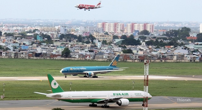 Khong tra luong 10 kiem soat vien khong luu kem tieng Anh hinh anh